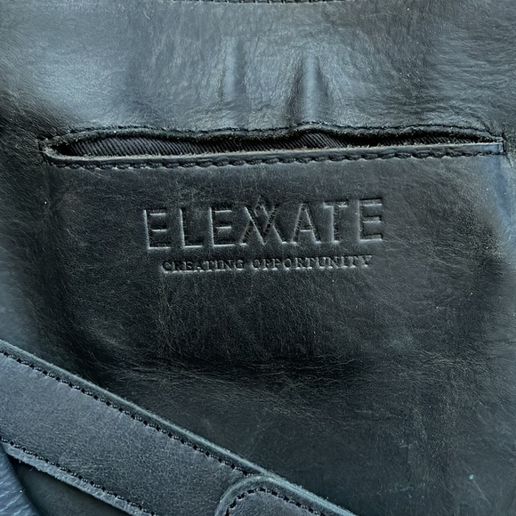 Elevate Utility Bag - Picture 4 of 10